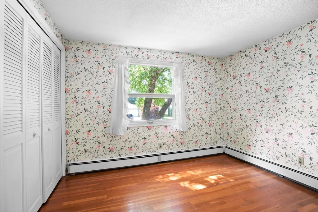 27 Lois Street Rochester NH 03867