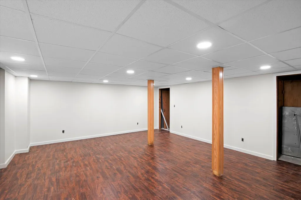 27 Lois Street Rochester NH 03867