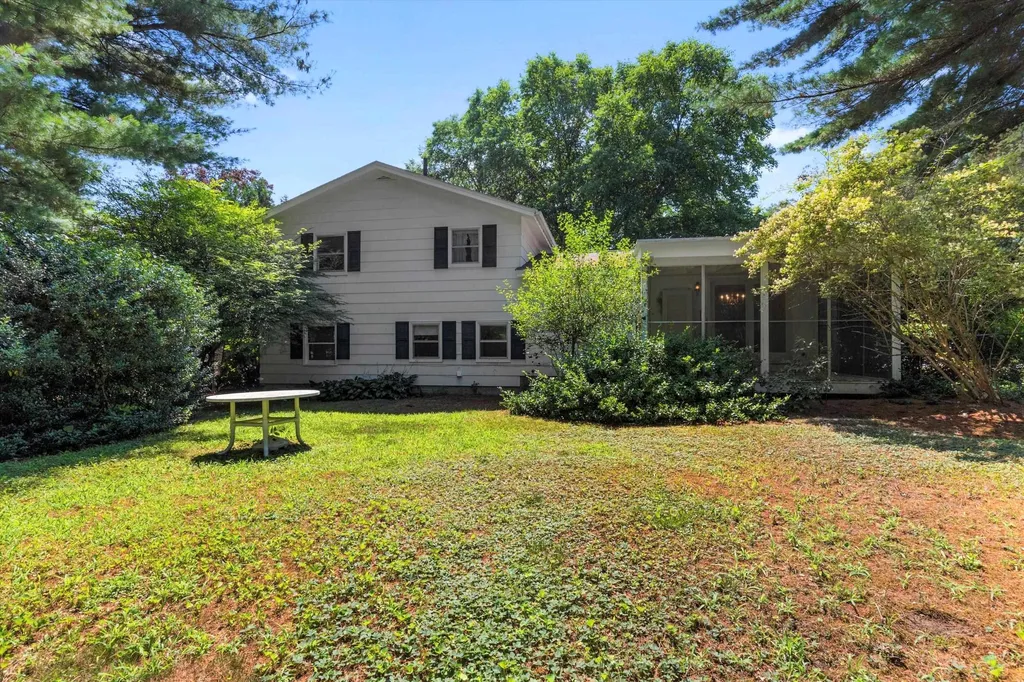27 Lois Street Rochester NH 03867