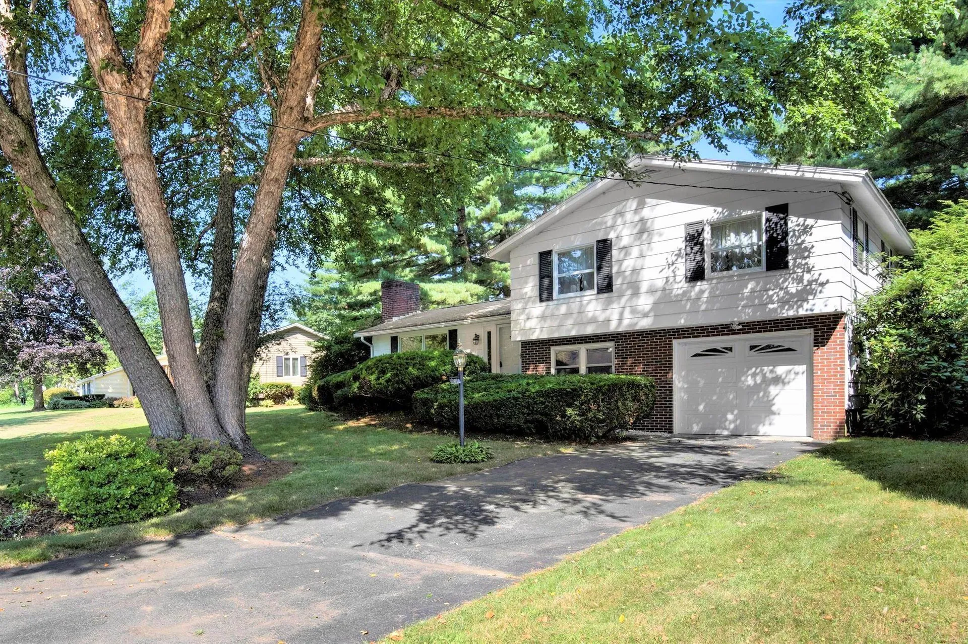 27 Lois Street Rochester NH 03867