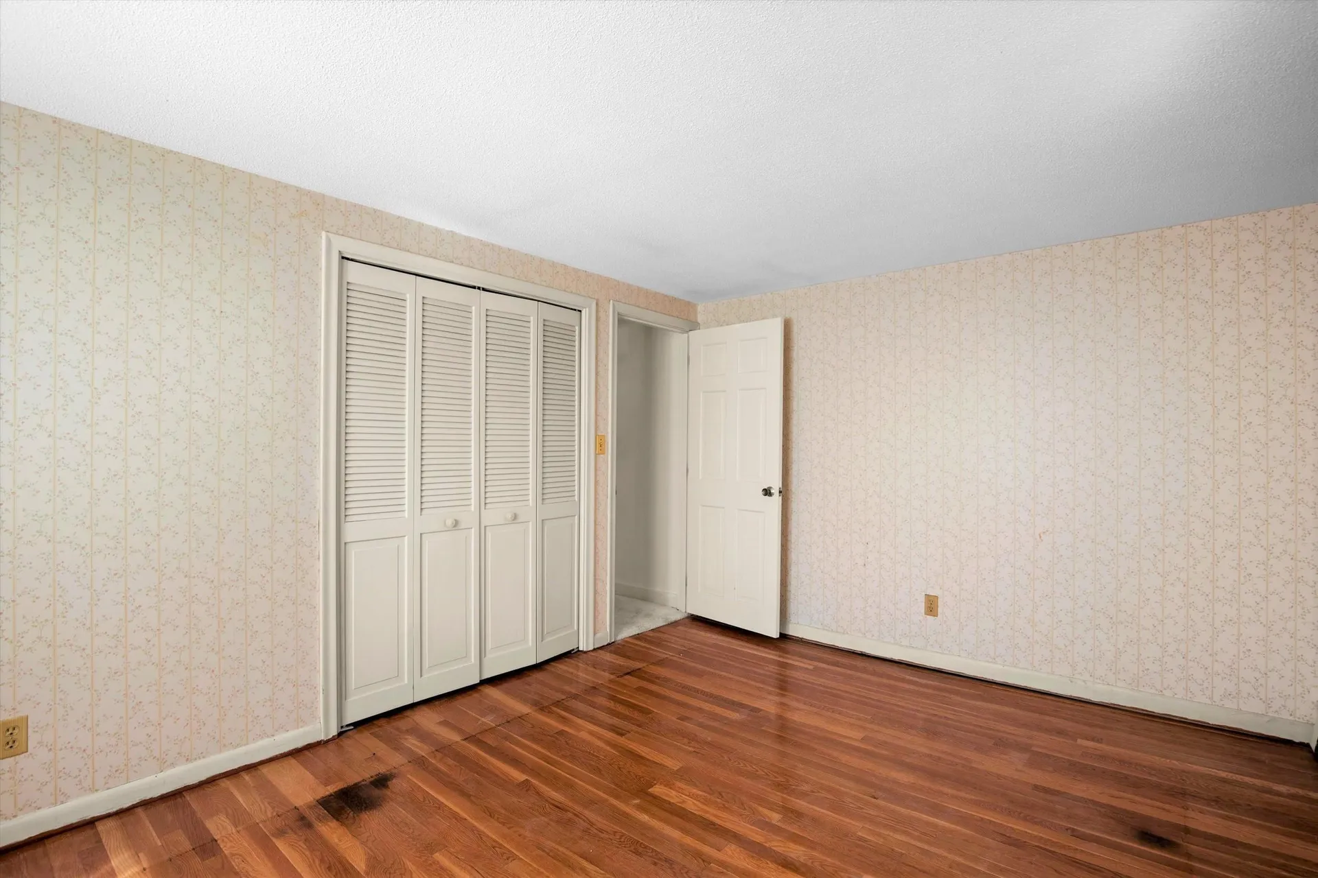 27 Lois Street Rochester NH 03867