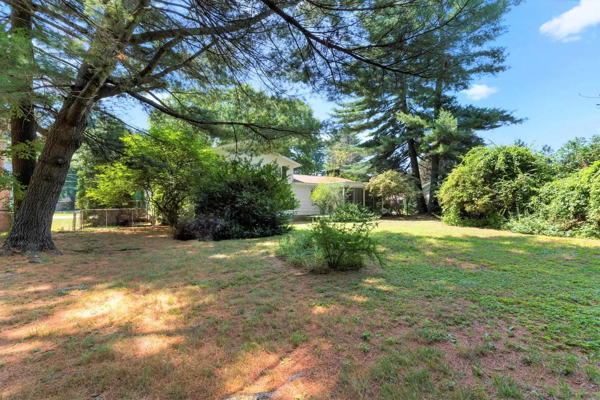 27 Lois Street Rochester NH 03867