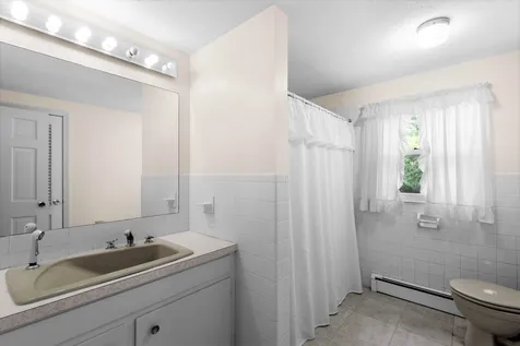 27 Lois Street Rochester NH 03867