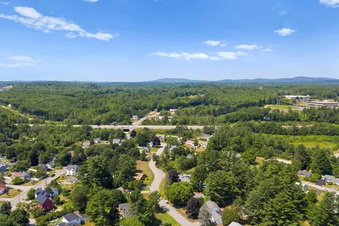 27 Lois Street Rochester NH 03867