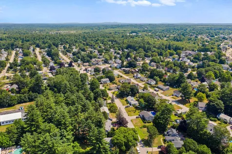 27 Lois Street Rochester NH 03867