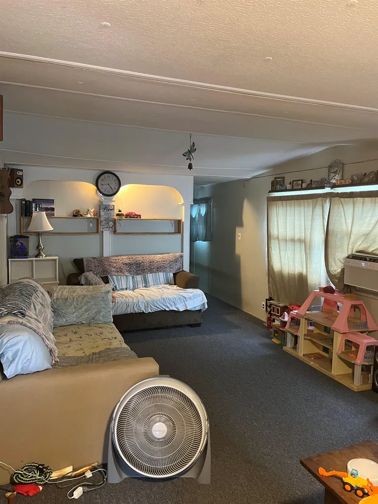 2 Rona Avenue Raymond NH 03077