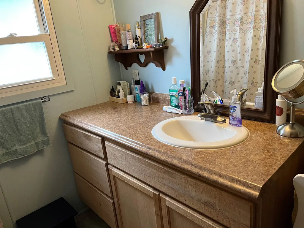 2 Rona Avenue Raymond NH 03077