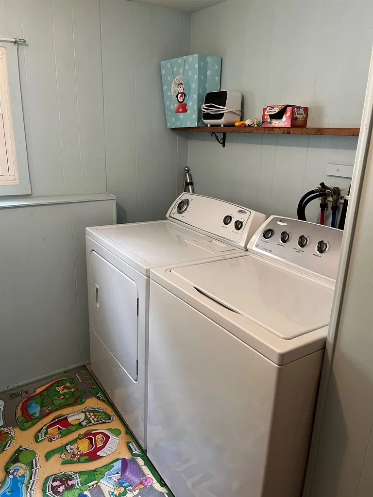 2 Rona Avenue Raymond NH 03077
