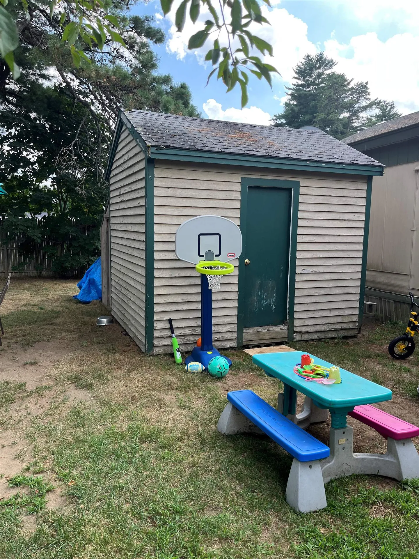 2 Rona Avenue Raymond NH 03077