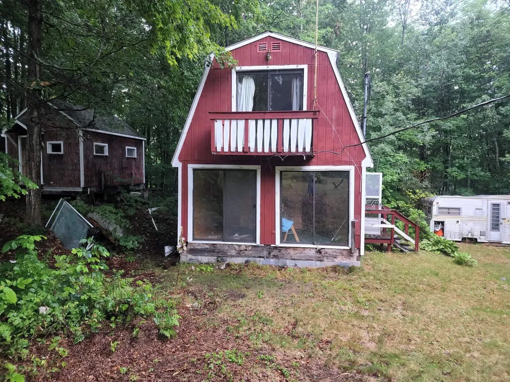 5 Country Road Gorham NH 03581