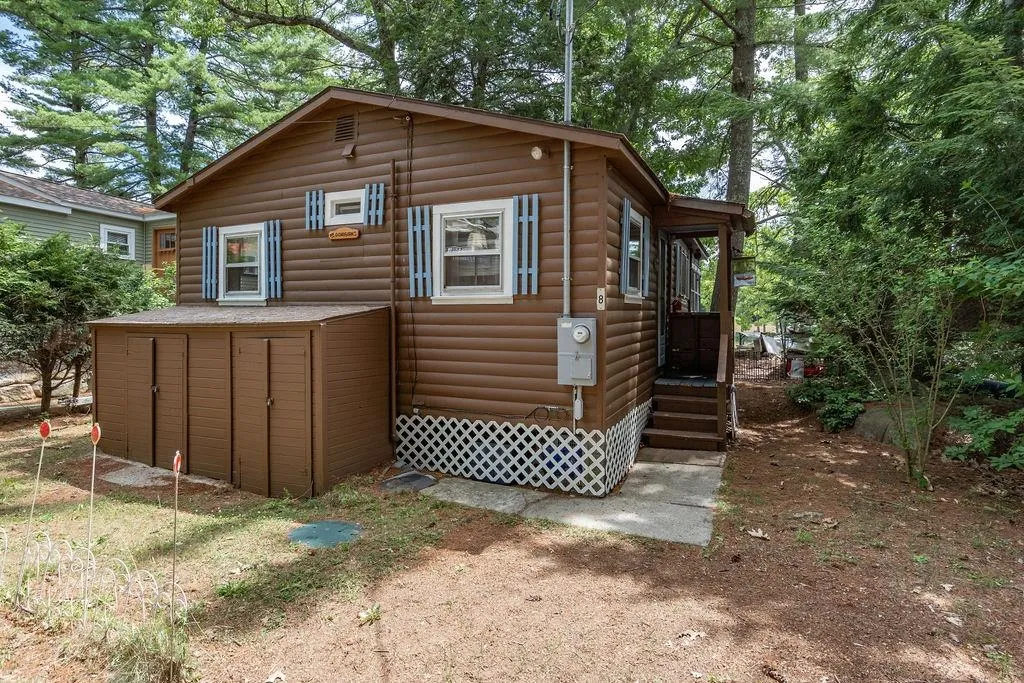 8 Juniper Lane Raymond NH 03077