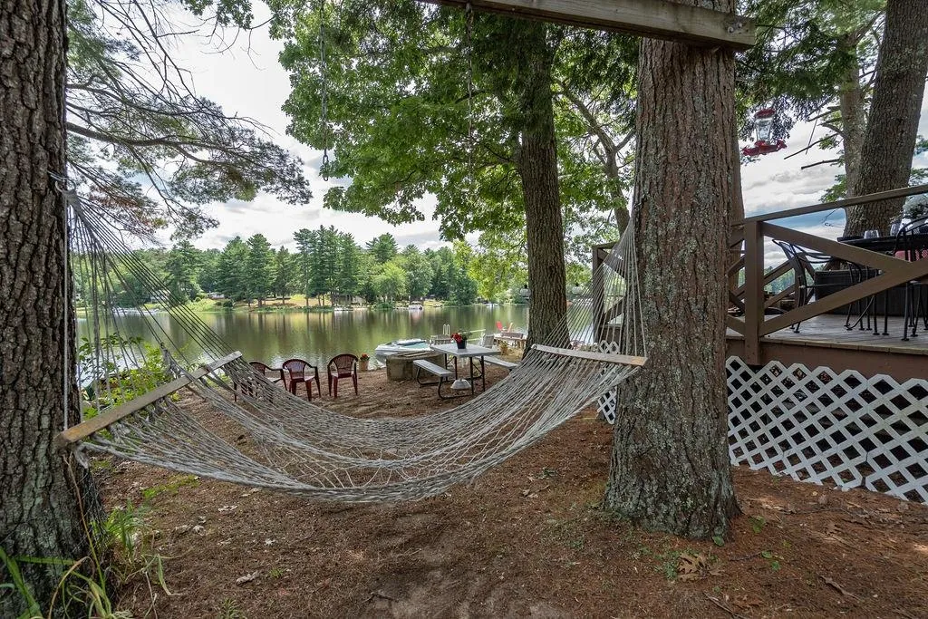 8 Juniper Lane Raymond NH 03077