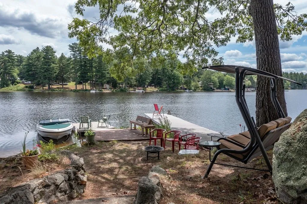 8 Juniper Lane Raymond NH 03077