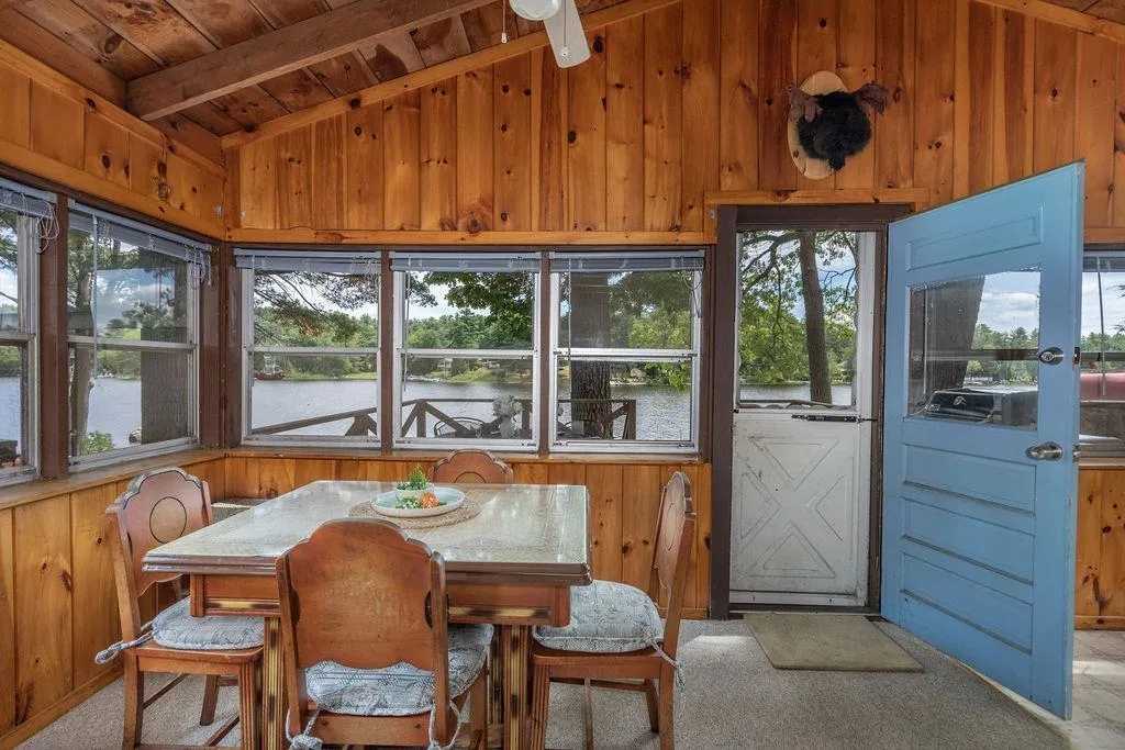 8 Juniper Lane Raymond NH 03077