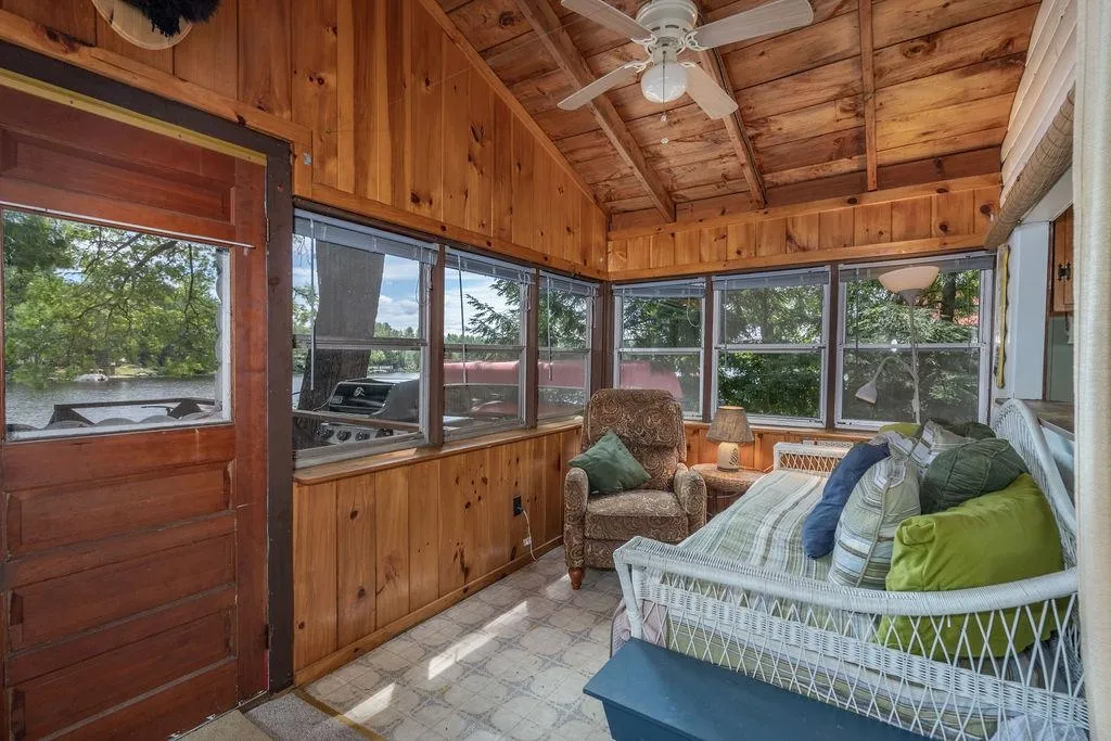 8 Juniper Lane Raymond NH 03077