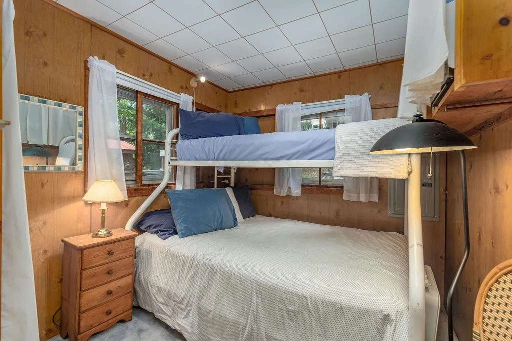 8 Juniper Lane Raymond NH 03077
