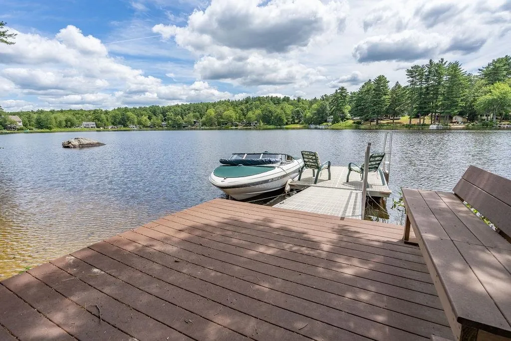 8 Juniper Lane Raymond NH 03077