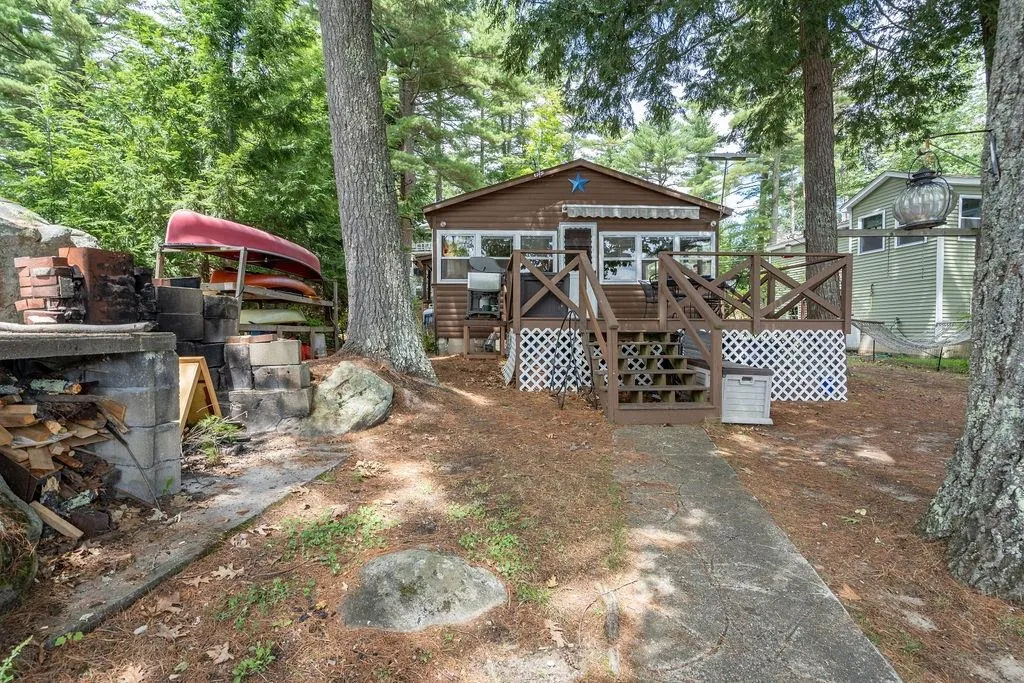 8 Juniper Lane Raymond NH 03077