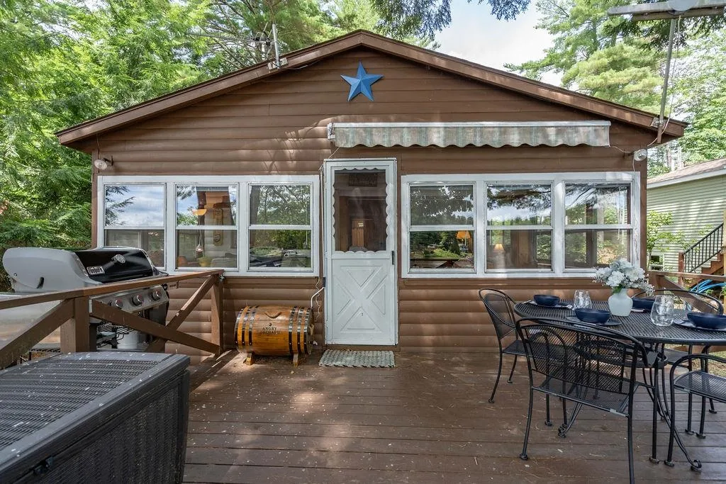 8 Juniper Lane Raymond NH 03077