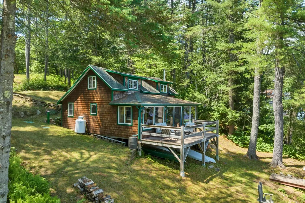 94 West Shore Road New Hampton NH 03256