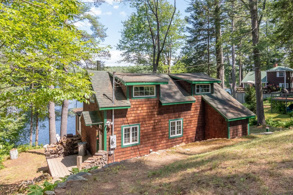 94 West Shore Road New Hampton NH 03256