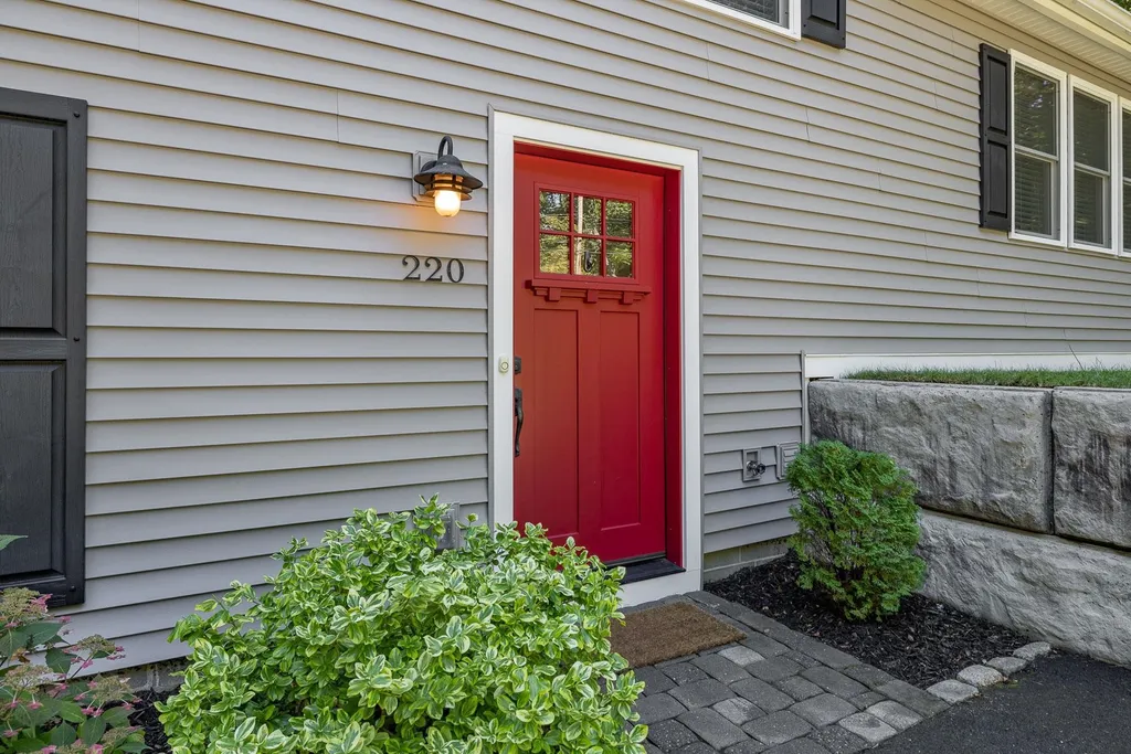 220 Elwyn Road Portsmouth NH 03801