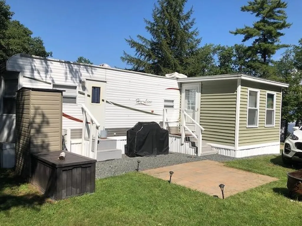 24 Dock Road Gilford NH 03249