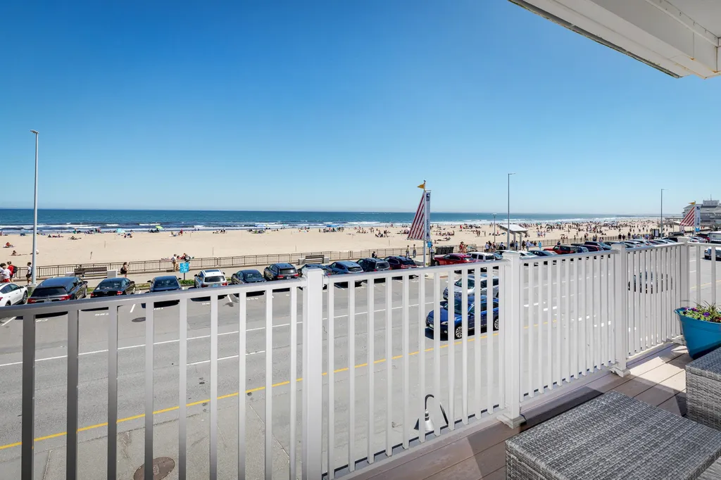 275 Ocean Boulevard Hampton NH 03842