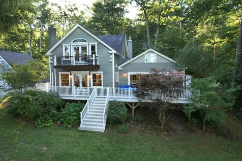 18 Lighthouse Lane Hampstead NH 03841