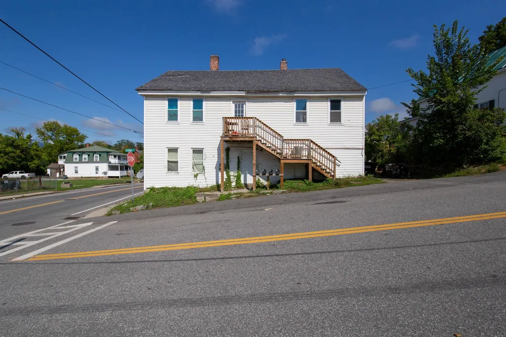 77 Central Street Claremont NH 03743