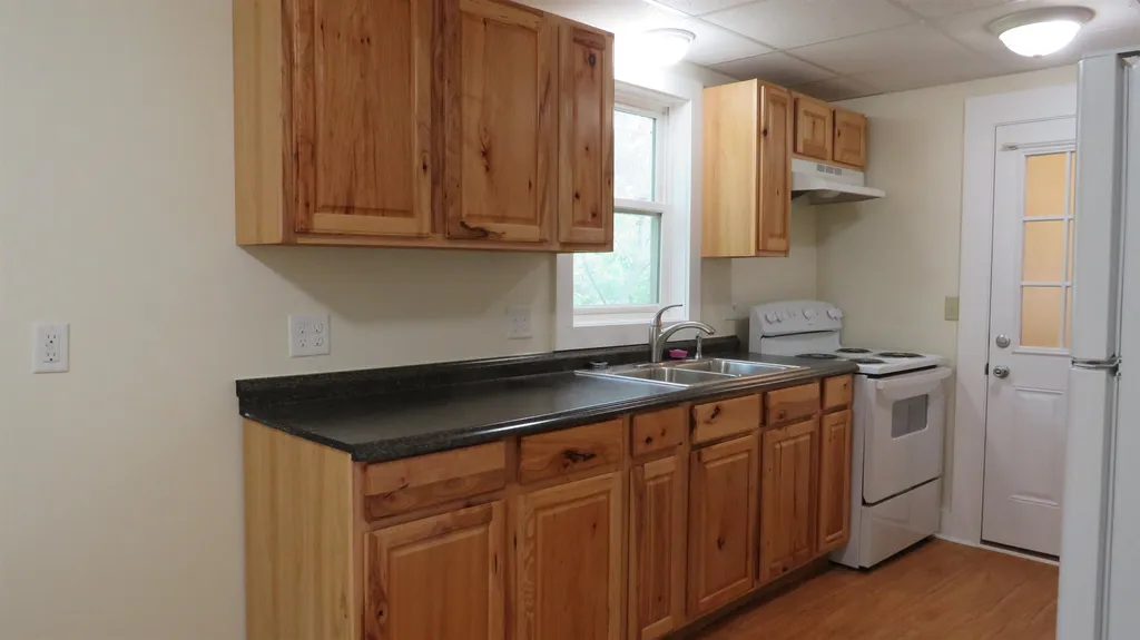 20 Pleasant Street Franklin NH 03235