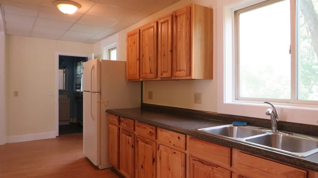 20 Pleasant Street Franklin NH 03235
