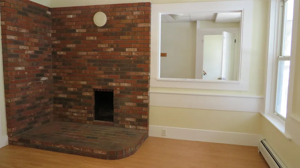 20 Pleasant Street Franklin NH 03235