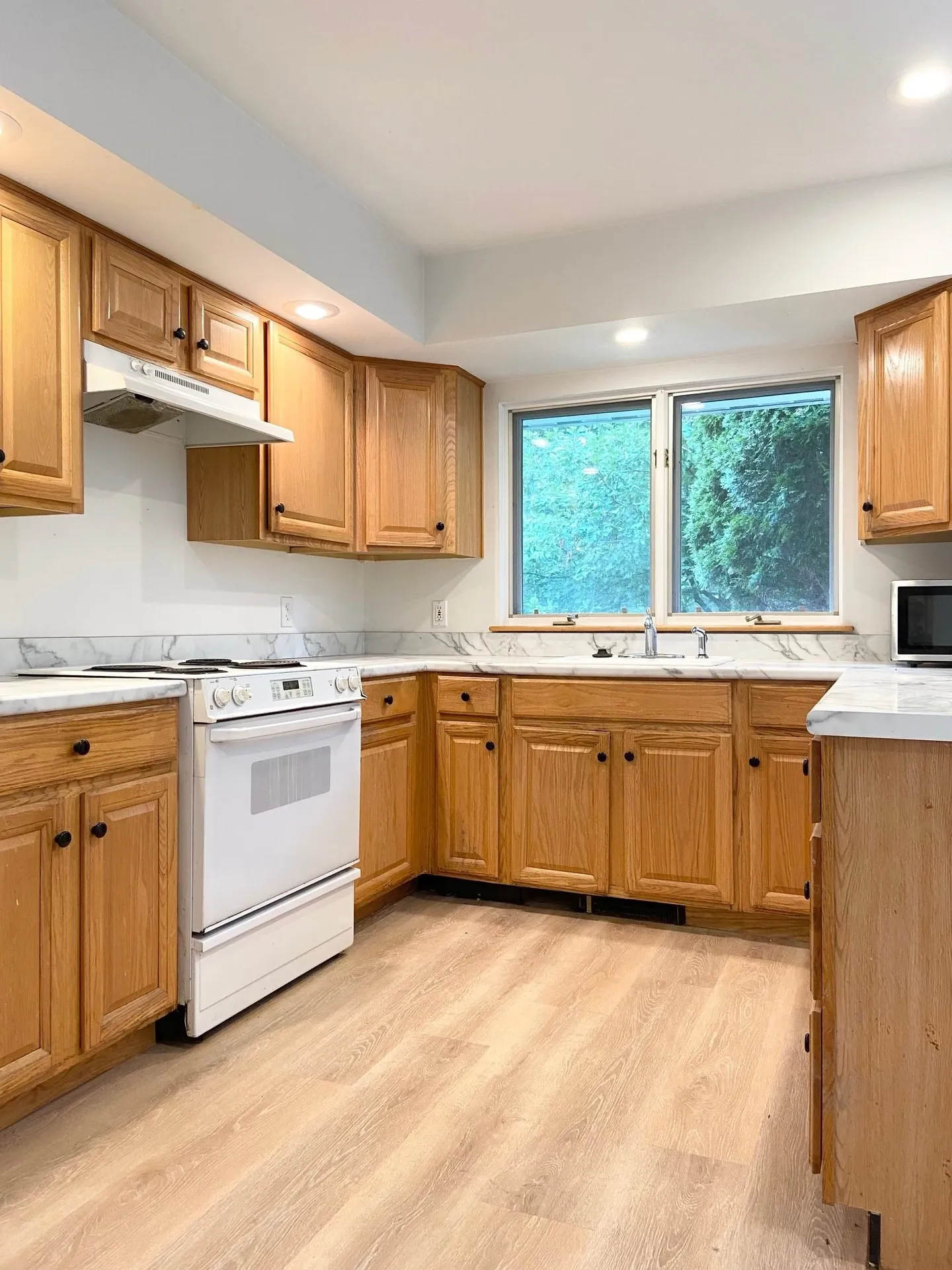 6 Skyline Way Hartford VT 05001
