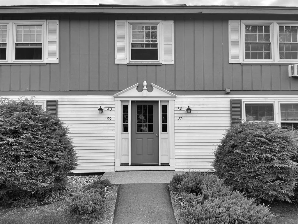 37 Candlelight Terrace Hartford VT 05001