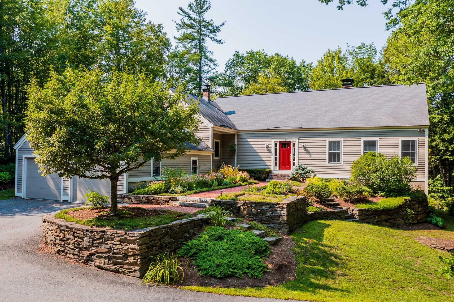 18 Carriage Lane Hanover NH 03755