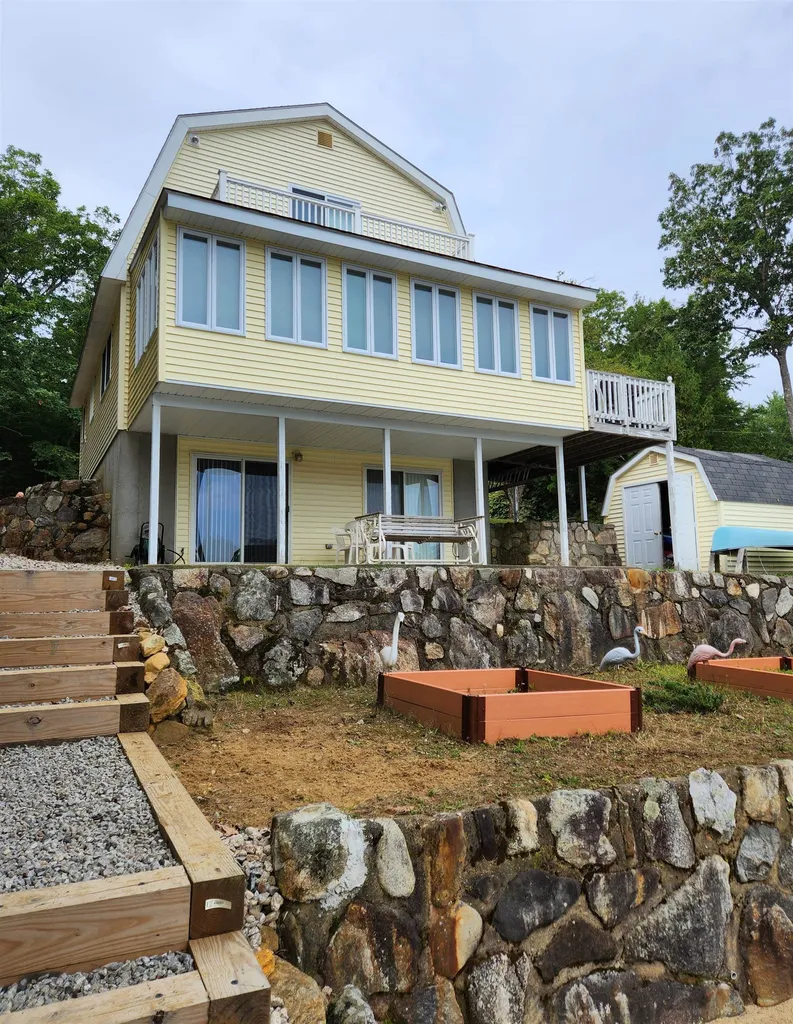 30 Pinepark Drive Barnstead NH 03218
