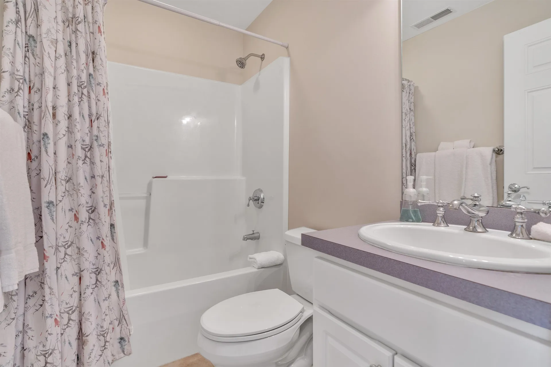 215 Granite Way Hartford VT 05059