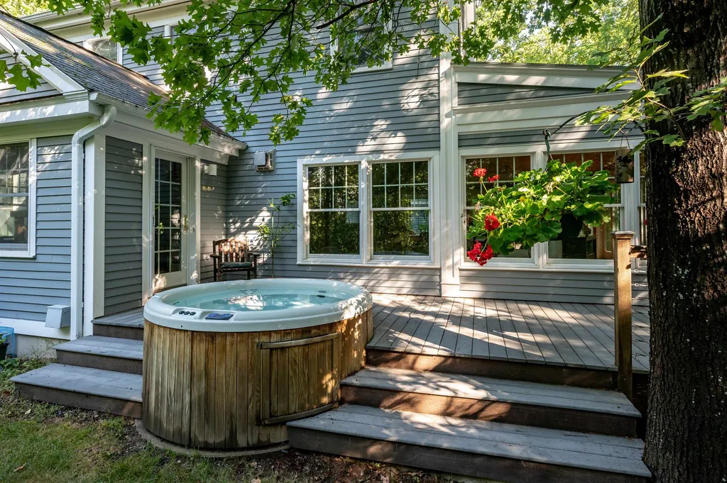 10 Sledding Hill Lane Lee NH 03861