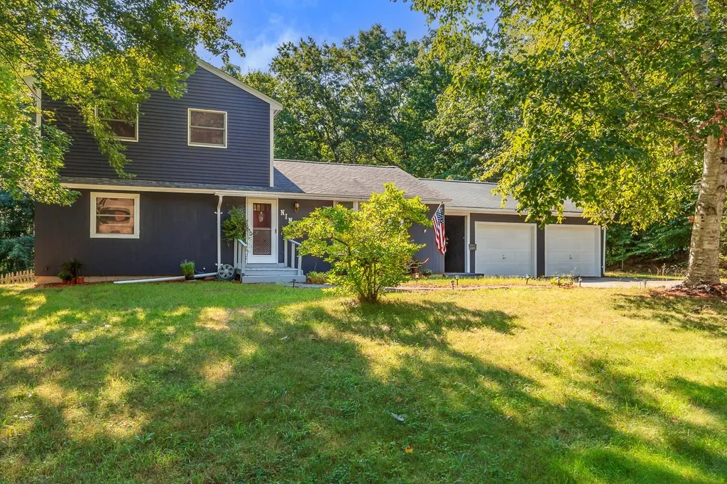 9 Maxwell Drive Derry NH 03038