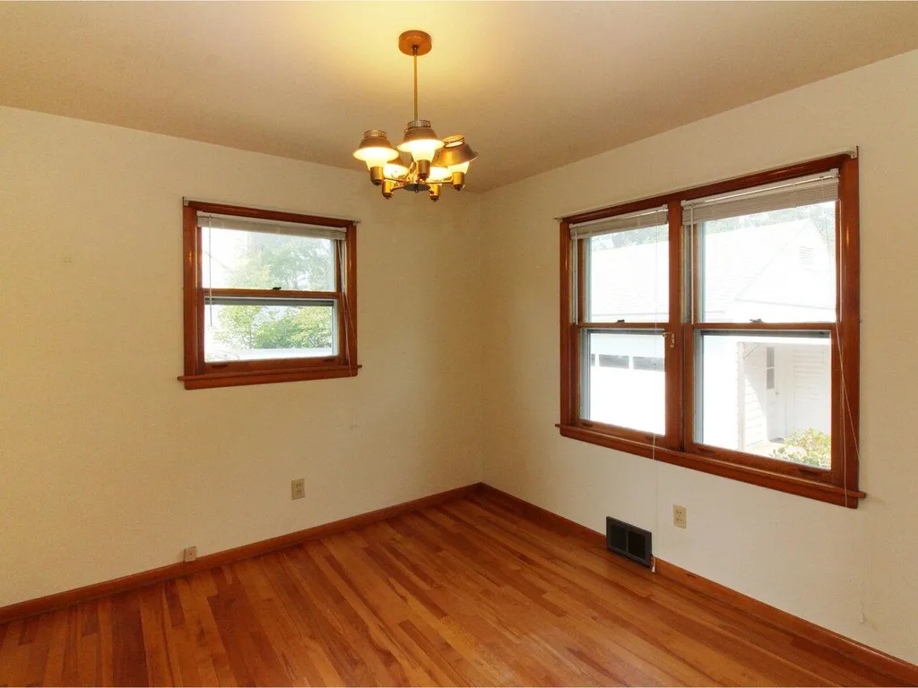 87 Arlington Court Burlington VT 05408