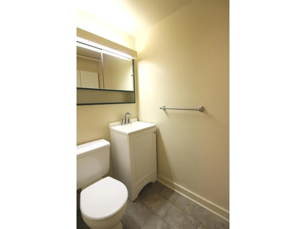 87 Arlington Court Burlington VT 05408