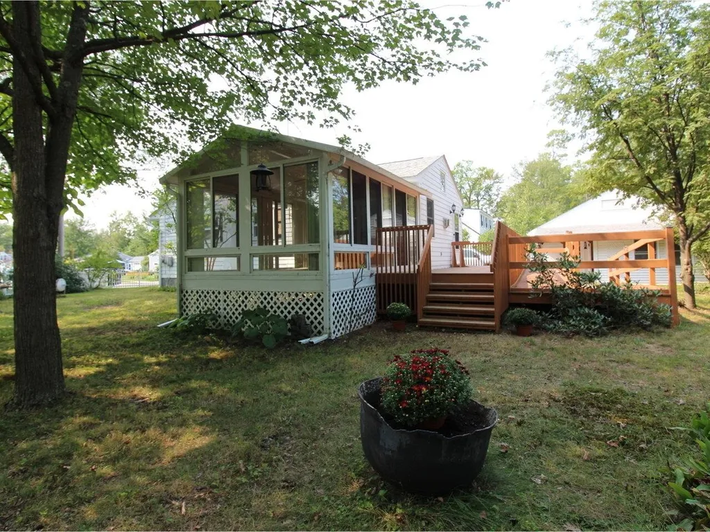 87 Arlington Court Burlington VT 05408