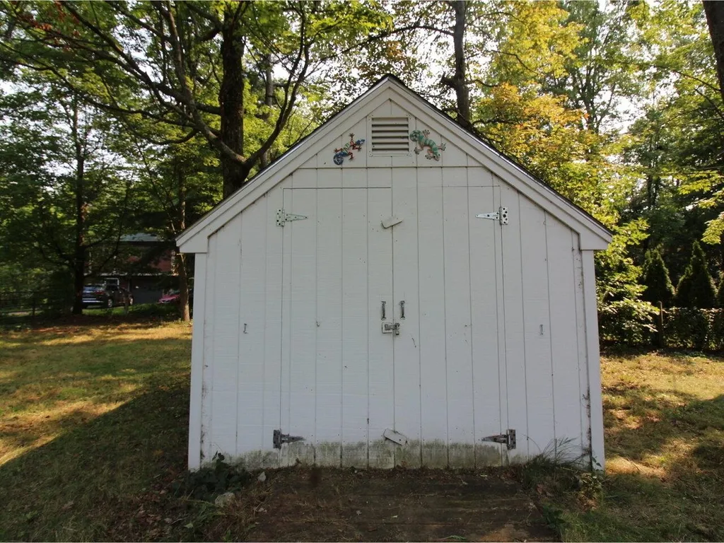 87 Arlington Court Burlington VT 05408
