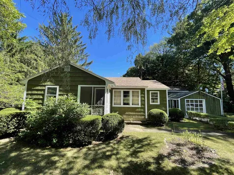 71 Peaslee Crossing Road Newton NH 03858-3807