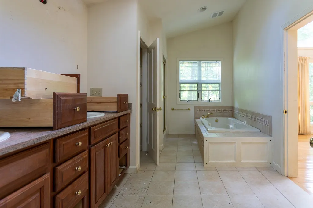 90 Locke Road Rye NH 03870