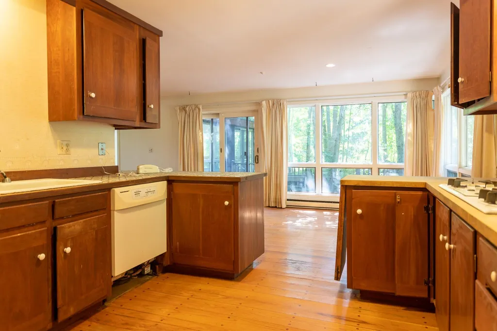 90 Locke Road Rye NH 03870