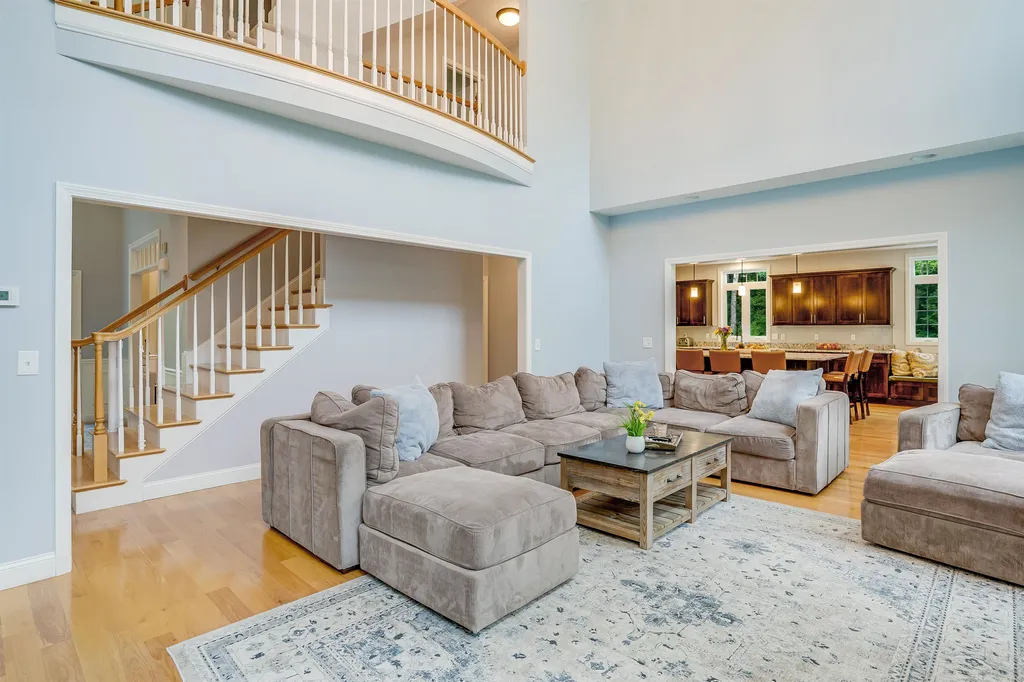 63 Northland Road Windham NH 03087