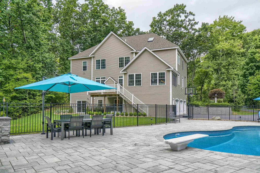63 Northland Road Windham NH 03087