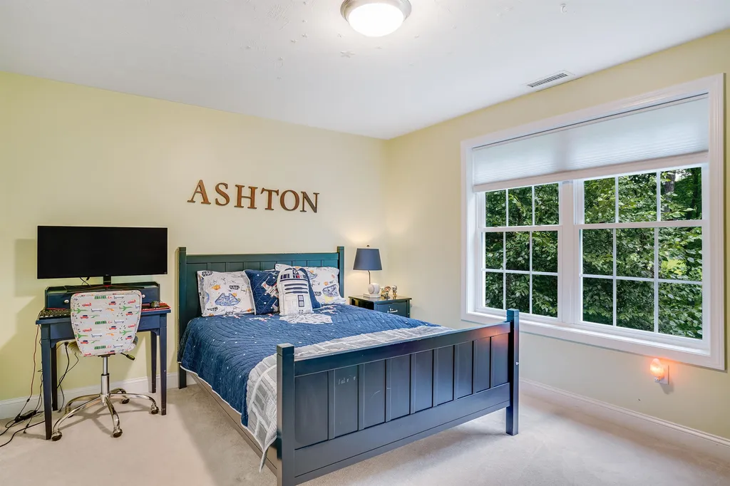 63 Northland Road Windham NH 03087
